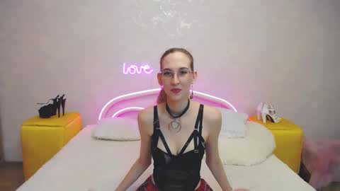 Snapshot of klaryevans chatting on February 17, 6:04 pm Klary online show from February 17, 6:04 pm