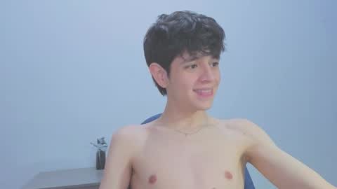 Snapshot of klaus_sunrise chatting on March 19, 4:38 am klaus online show from March 19, 4:38 am