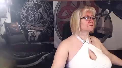 Michelle online show from February 19, 6:43 pm