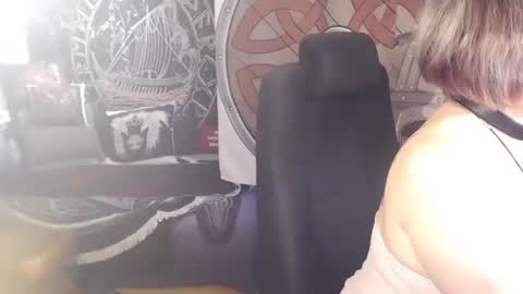 Snapshot of kleiner_teufel chatting on March 16, 7:23 am Michelle online show from March 16, 7:23 am