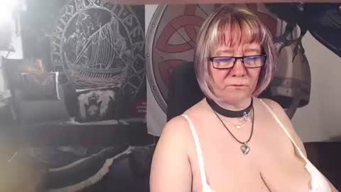 Snapshot of kleiner_teufel chatting on March 23, 6:56 pm Michelle online show from March 23, 6:56 pm