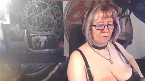 Snapshot of kleiner_teufel chatting on April 14, 7:03 am Michelle online show from April 14, 7:03 am
