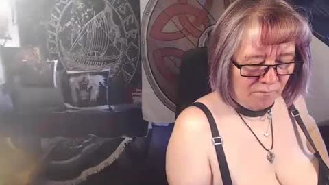 Snapshot of kleiner_teufel chatting on April 16, 6:47 am Michelle online show from April 16, 6:47 am