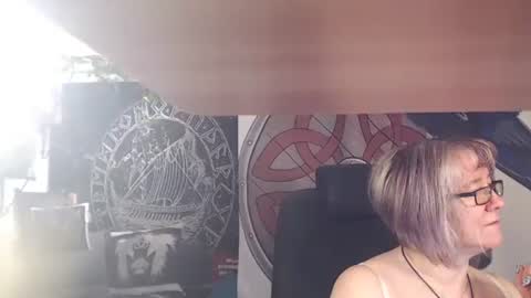 Snapshot of kleiner_teufel chatting on April 27, 6:06 pm Michelle online show from April 27, 6:06 pm