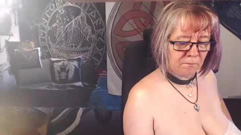 Snapshot of kleiner_teufel chatting on June 15, 4:25 am Michelle online show from June 15, 4:25 am