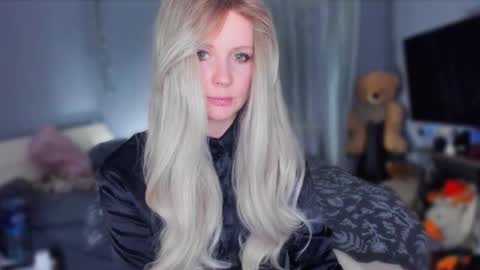 Snapshot of klementinagirl chatting on February 7, 9:29 pm Klementinafanslyklementina6661 online show from February 7, 9:29 pm