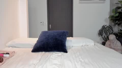 Christina online show from December 4, 6:44 am