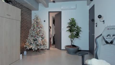 Christina online show from December 22, 3:33 am