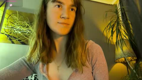 Snapshot of kleya___ chatting on December 14, 3:17 pm Kleya online show from December 14, 3:17 pm