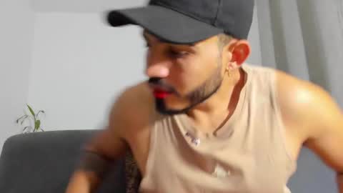 Snapshot of klinsmannwalton chatting on February 24, 10:02 am klinsmannwalton online show from February 24, 10:02 am