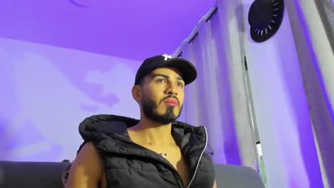 Snapshot of klinsmannwalton chatting on February 25, 11:20 am klinsmannwalton online show from February 25, 11:20 am