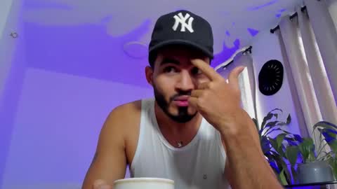 Snapshot of klinsmannwalton chatting on March 2, 12:01 pm klinsmannwalton online show from March 2, 12:01 pm