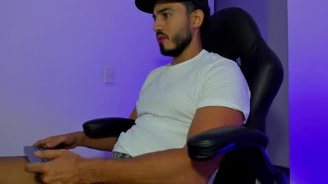 Snapshot of klinsmannwalton chatting on March 18, 10:18 am klinsmannwalton online show from March 18, 10:18 am