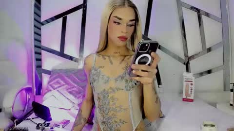 Snapshot of kloe_hh chatting on February 9, 4:16 am Kloe online show from February 9, 4:16 am