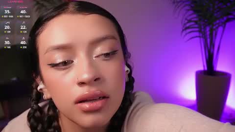 Snapshot of kloe_meow chatting on June 18, 3:29 am Kloe online show from June 18, 3:29 am