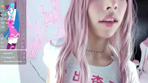 Snapshot of kloeking_ chatting on October 22, 5:08 am kloe online show from October 22, 5:08 am