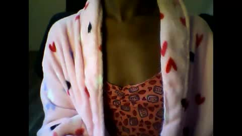 Snapshot of klovely03 chatting on February 6, 3:31 pm klovely03 online show from February 6, 3:31 pm