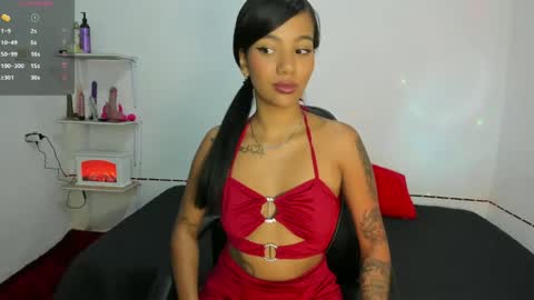 Snapshot of kloy_sech chatting on April 17, 10:07 am Valen online show from April 17, 10:07 am