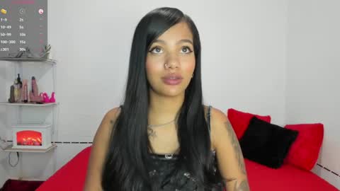 Snapshot of kloy_sech chatting on July 28, 11:17 am Valen online show from July 28, 11:17 am