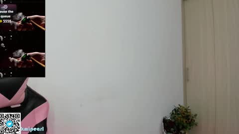 Snapshot of kmipearl chatting on February 24, 12:14 pm Camila Reyes online show from February 24, 12:14 pm