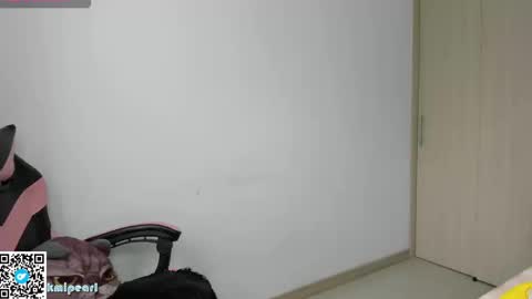 Snapshot of kmipearl chatting on March 12, 12:55 pm Camila Reyes online show from March 12, 12:55 pm