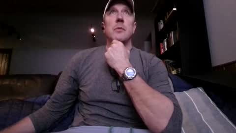 Knight3975 online show from March 6, 4:20 am