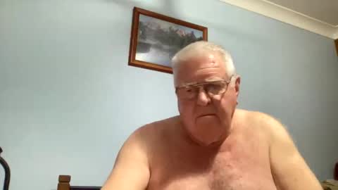 Snapshot of knights2001 chatting on January 29, 9:23 am Aussiedude online show from January 29, 9:23 am