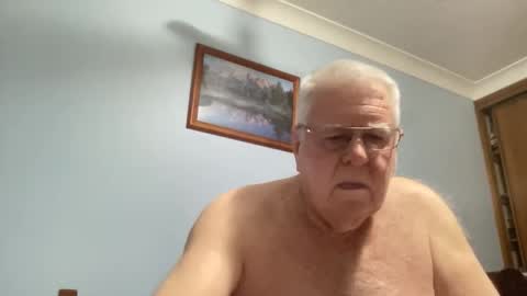 Snapshot of knights2001 chatting on September 27, 7:46 am Aussiedude online show from September 27, 7:46 am
