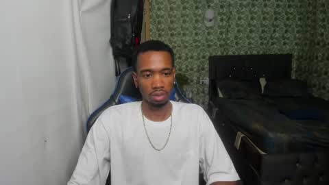 Snapshot of kofi_exotic_ chatting on June 17, 5:47 pm kofi online show from June 17, 5:47 pm