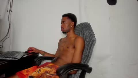 Snapshot of kofi_exotic_ chatting on July 27, 6:37 pm kofi online show from July 27, 6:37 pm
