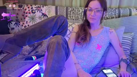 kohlbird online show from June 3, 3:09 am