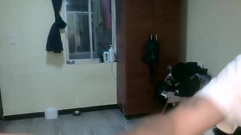 Snapshot of koiseraphin chatting on February 15, 6:48 pm Jacob and Victoria online show from February 15, 6:48 pm