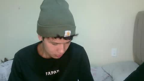 Snapshot of koiseraphin chatting on February 28, 2:45 am Jacob and Victoria online show from February 28, 2:45 am