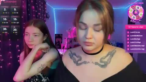 Snapshot of kokokolla chatting on November 28, 7:22 am Mia online show from November 28, 7:22 am