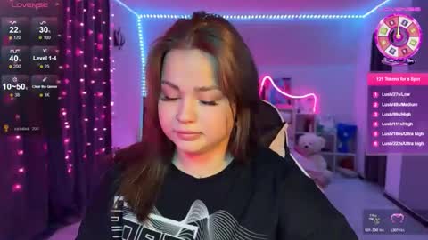 Snapshot of kokokolla chatting on December 15, 2:43 pm Mia online show from December 15, 2:43 pm