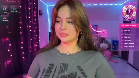 Snapshot of kokokolla chatting on December 18, 6:47 pm Mia online show from December 18, 6:47 pm