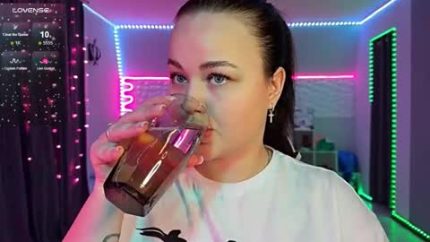 Snapshot of kokokolla chatting on February 2, 12:59 pm Mia online show from February 2, 12:59 pm