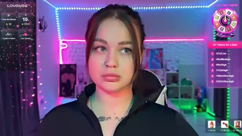 Snapshot of kokokolla chatting on February 12, 8:26 pm Mia online show from February 12, 8:26 pm