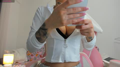 Snapshot of komydoll chatting on November 16, 11:10 pm kamydoll online show from November 16, 11:10 pm