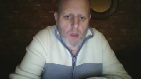 Neil online show from January 3, 4:37 pm