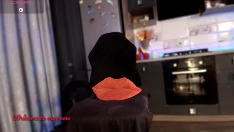 Snapshot of konfetochka77 chatting on November 2, 5:48 pm SexyCandyXXX online show from November 2, 5:48 pm