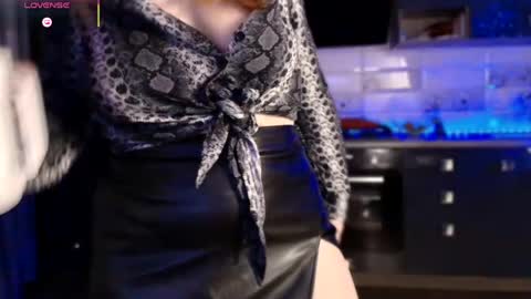 Snapshot of konfetochka77 chatting on April 25, 2:25 am SexyCandyXXX online show from April 25, 2:25 am
