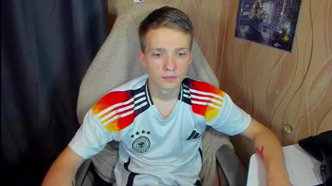 Snapshot of konnor_deviant chatting on October 2, 9:44 pm konnor_deviant online show from October 2, 9:44 pm