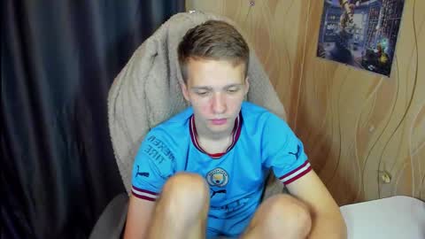 Snapshot of konnor_deviant chatting on October 5, 10:29 pm konnor_deviant online show from October 5, 10:29 pm