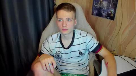 Snapshot of konnor_deviant chatting on November 20, 7:13 pm konnor_deviant online show from November 20, 7:13 pm