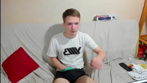 Snapshot of konnor_deviant chatting on December 14, 10:47 pm konnor_deviant online show from December 14, 10:47 pm