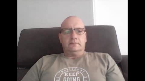 Snapshot of konsty17 chatting on December 10, 2:48 am konsty17 online show from December 10, 2:48 am