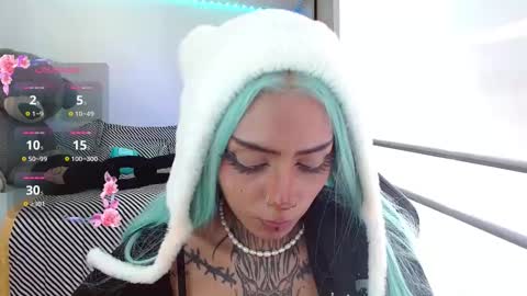 Snapshot of korarousee chatting on November 18, 2:43 pm Kora online show from November 18, 2:43 pm