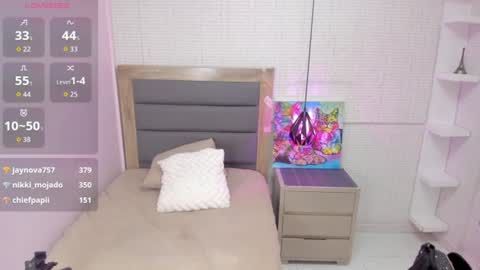 Snapshot of korinasantos chatting on June 19, 12:48 am online show from June 19, 12:48 am