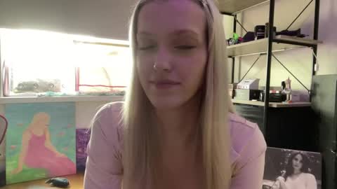 Snapshot of kortneyhiedeman chatting on June 1, 2:19 pm Ariela online show from June 1, 2:19 pm